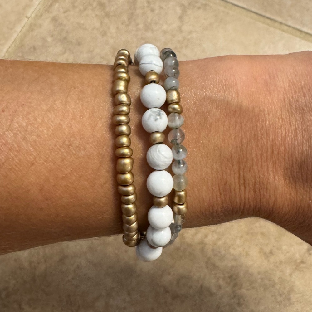 Handmade gemstone beaded bracelet 🤍